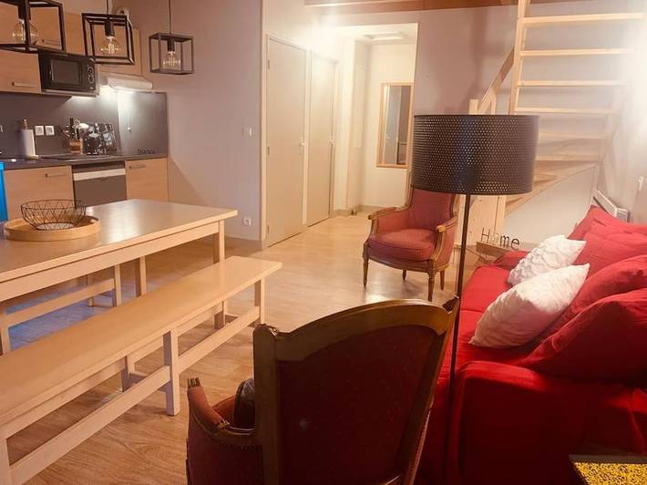 Gîte pour 8 personnes, avec vue ainsi que jardin et piscine, adapté aux familles à Arreau - 3