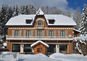 Hôtel pour 2 personnes, avec jardin ainsi que piscine et sauna à Allemond