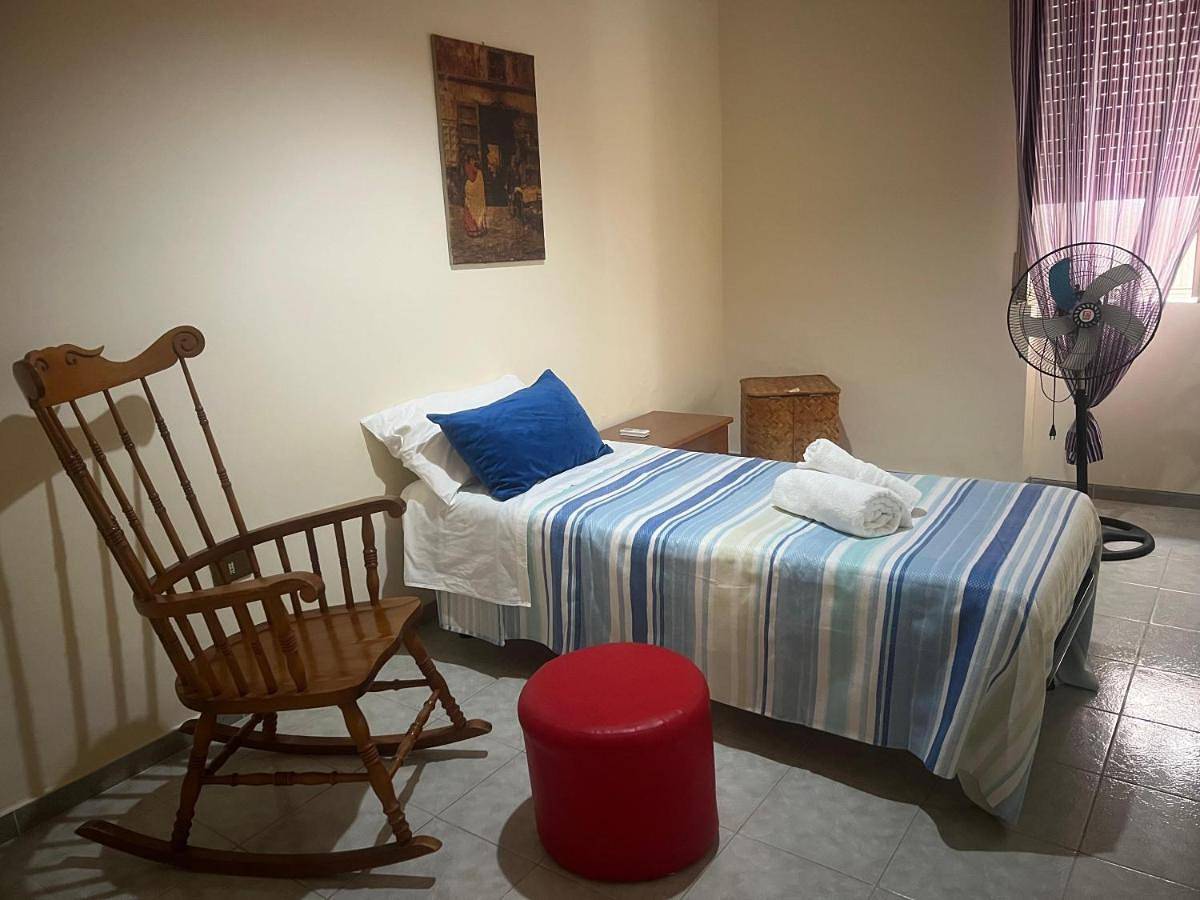 Large Double Room in Battipaglia, Costa tirrenica Campania