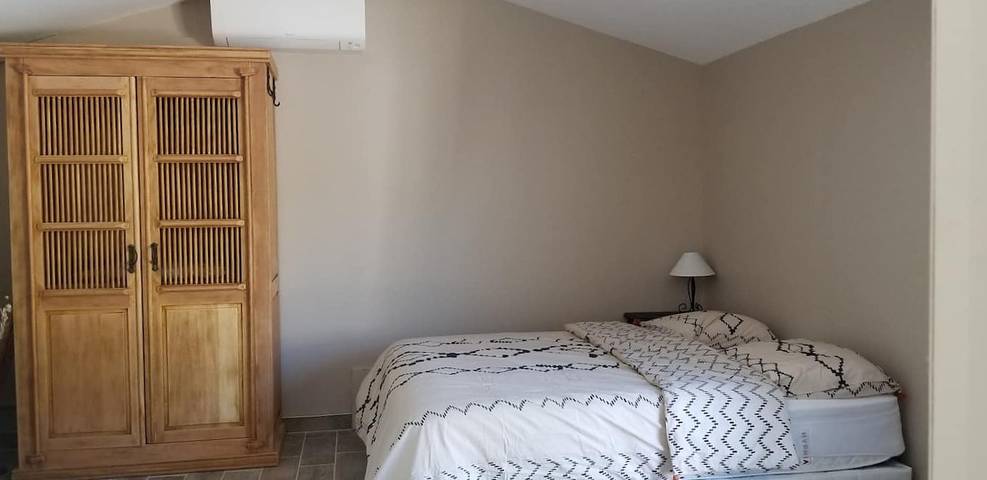 Gîte pour 2 personnes, avec jardin et piscine à Saint-Saturnin-lès-Apt - 2