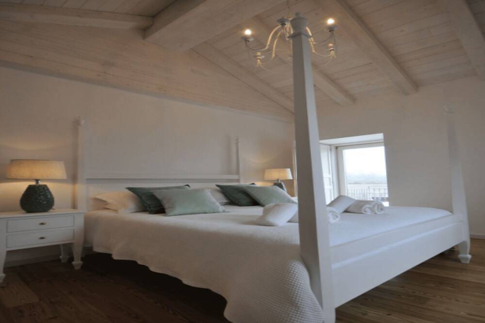 Amazing Viana do Castelo Villa | 6 Bedrooms | Villa Castello | Private Pool & Large Garden | North Portugal in Afife, Distrito de Viana do Castelo