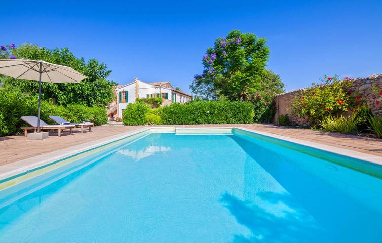 Oasis de lujo con terraza y piscina, a 500 m de Consell in Consell, Interior de Mallorca