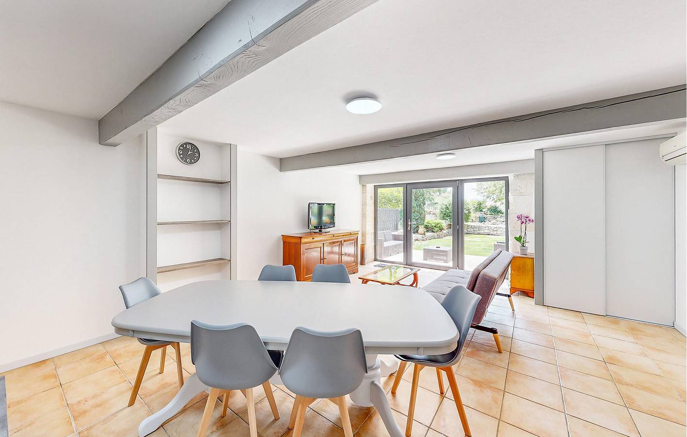 Appartement moderne avec piscine et parking près du centre ville de Monsec in Vieux-Mareuil, Parc naturel régional Périgord-Limousin