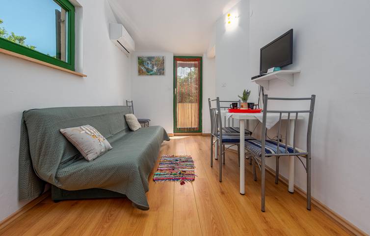 Ferienwohnung für 3 Personen, mit Terrasse, kinderfreundlich in Novalja - 4