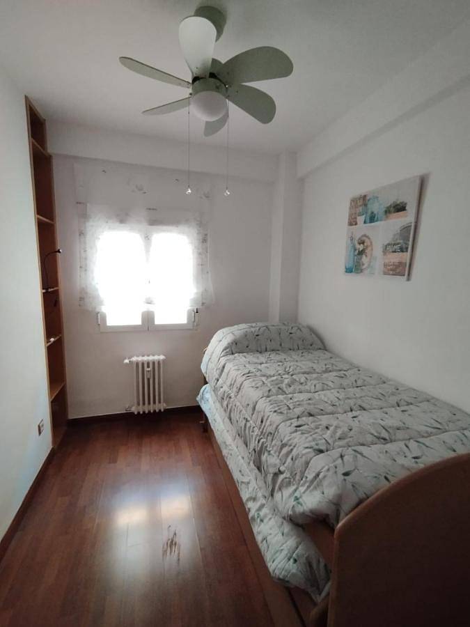 Apartamento entero, Piso luminoso en Madrid Rio in Madrid, Provincia de Madrid