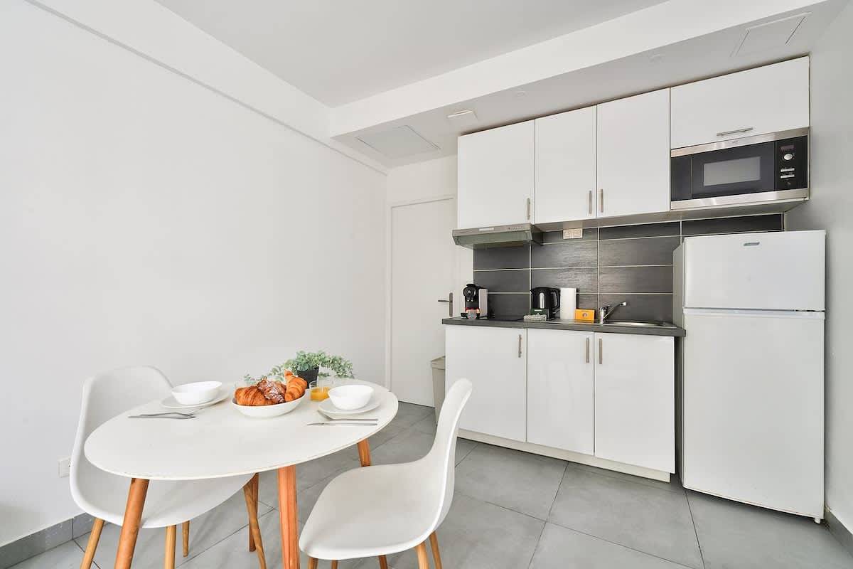 Studio entier, Cozy Quiet Studio in Nanterre – Near La Defense in Nanterre, Hauts-de-Seine