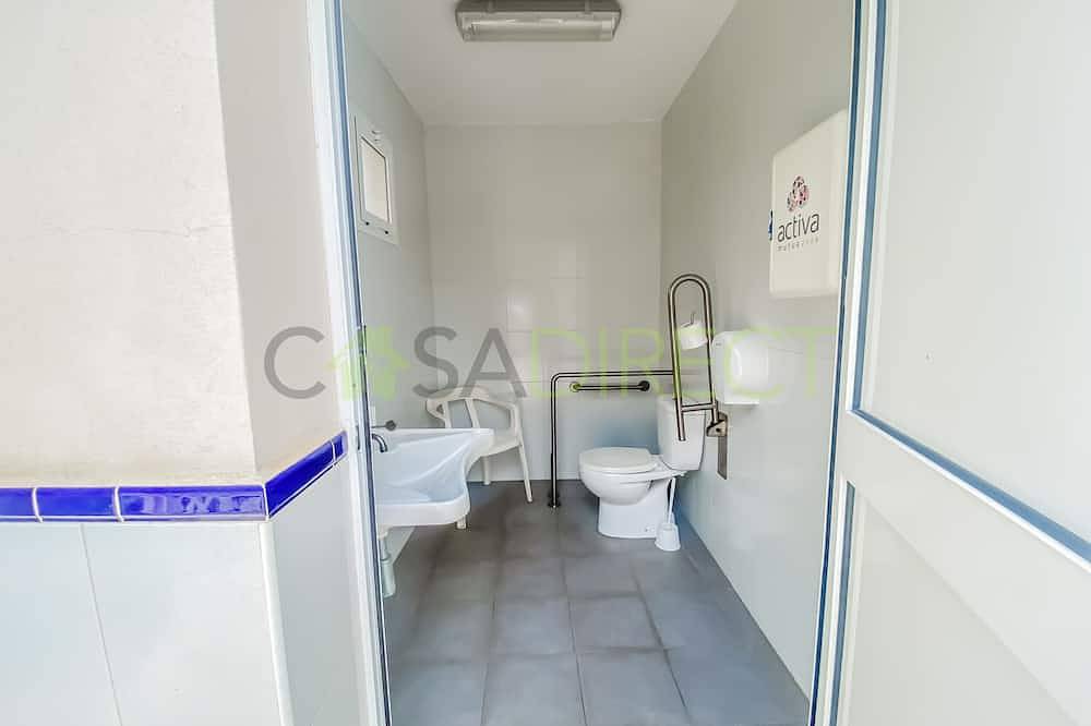 Apartamento entero, Spacious 1 bedroom apartment near to the beach in Urbanizacion La Esperanza, Vélez-Málaga