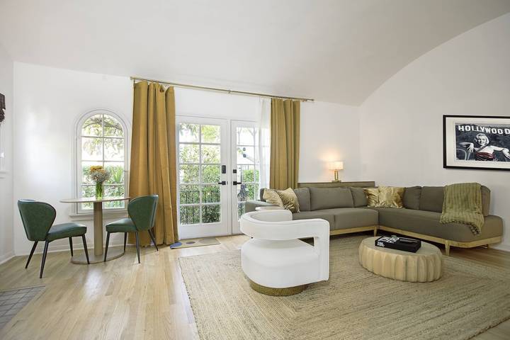 Charmanter spanischer Bungalow in West Hollywood - Melrose Ave in der Nähe in Los Angeles, Los Angeles County