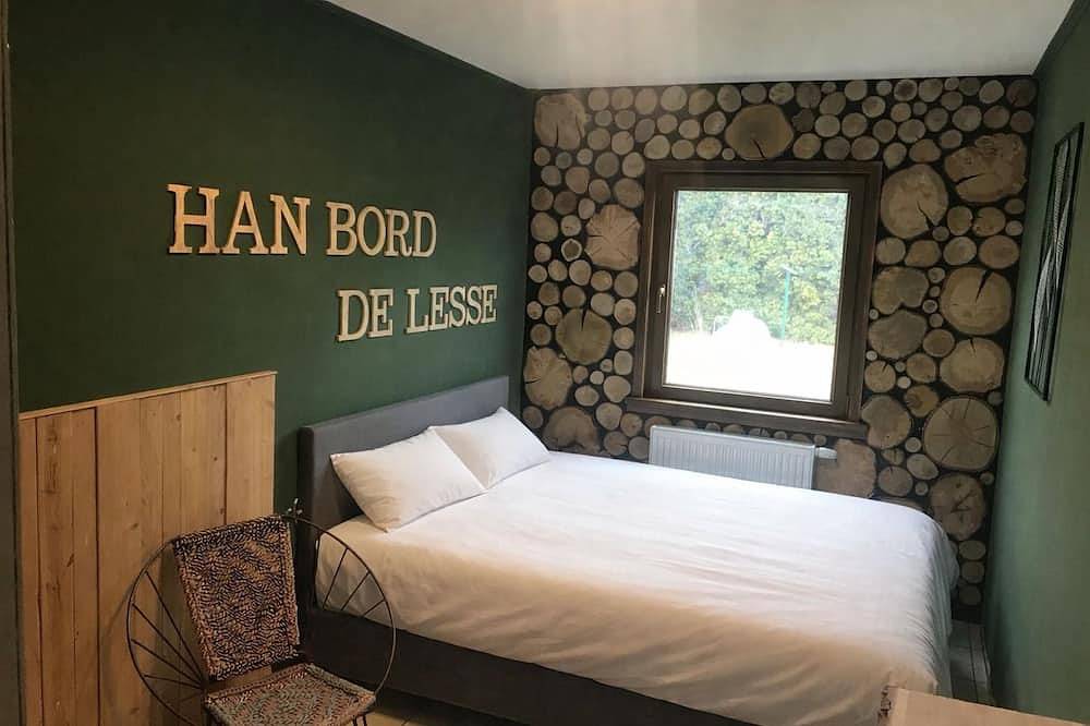 Charming chalet vacation home in the immediate vicinity of the grotto of Han sur Lesse! in Han-sur-Lesse, Rochefort (Wallonie)