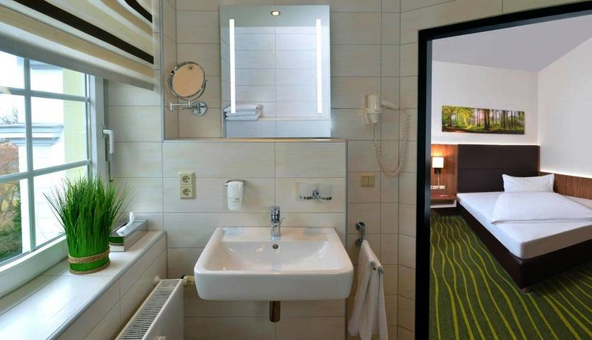 Hotel für 3 Personen, mit Terrasse und Garten in Glauchau - 3