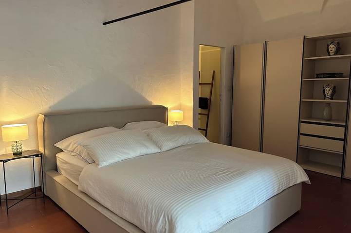 Idilliaca villa di campagna con piscina di 10 metri e vista in lontananza in Garlenda, Riviera di Ponente