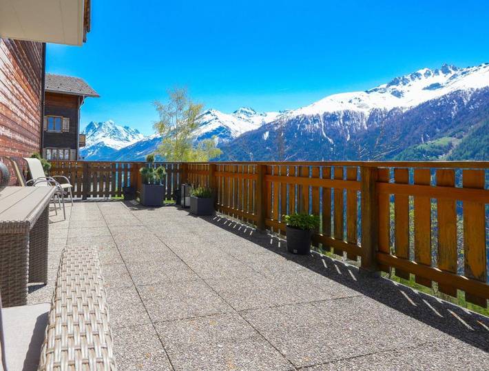 Gîte pour 6 personnes, avec vue et balcon à Saint-Martin (Suisse)
