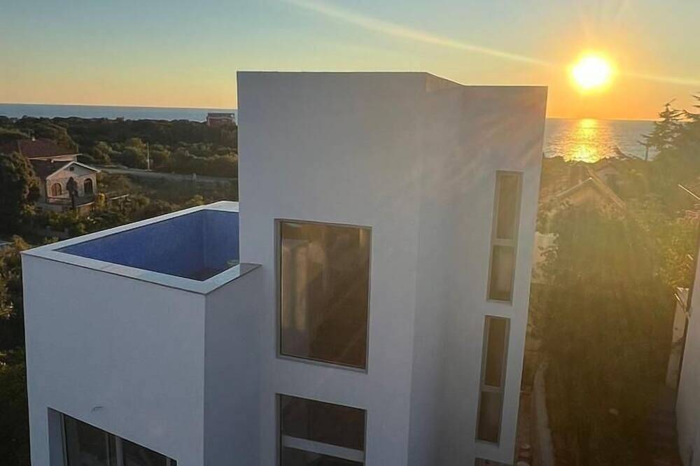 Villa & Pool in Utjeha-Bušat, Montenegro Coast