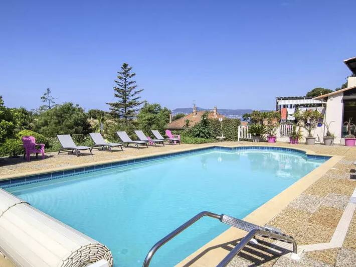 Gîte pour 4 personnes, avec piscine et terrasse dans Plage de la Madrague - 4