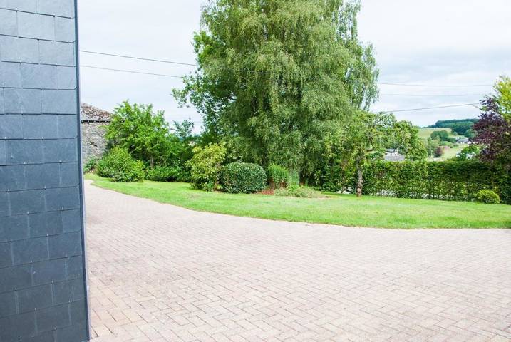 Location de vacances pour 12 personnes, avec vue et jardin à Bertogne - 2