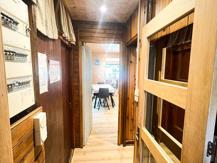 Gîte pour 14 personnes, avec terrasse dans Super Besse - 3