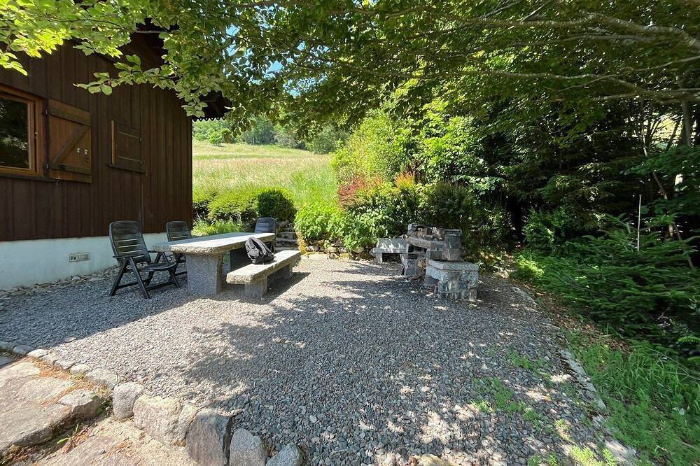 Chalet entier, vue panoramique, ruisseau et sauna. in Bussang, Parc naturel régional des Ballons des Vosges