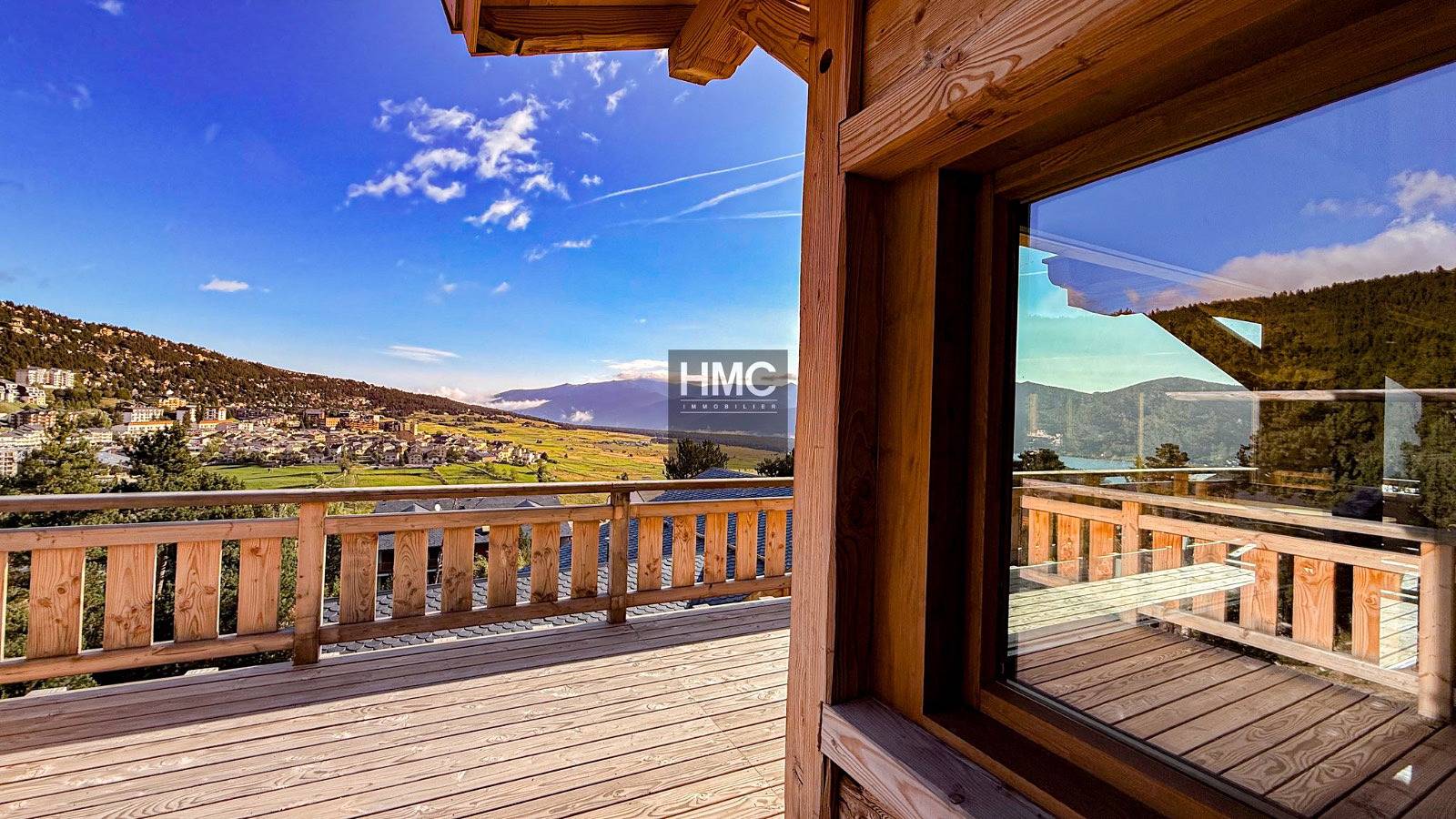 Agane, skis aux pieds, jacuzzi et vue montagne in Les Angles, Parc naturel régional des Pyrénées catalanes