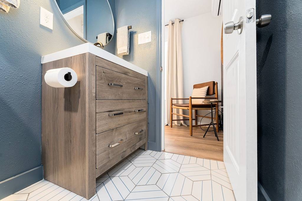 Pool House Paradise - 1Bd / 1 Bath - Near Ttu in Lubbock, Lubbock County