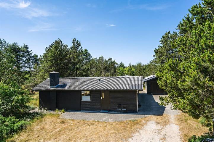 Ferieudlejning for 5 personer, med terrasse, husdyr tilladt i Hune