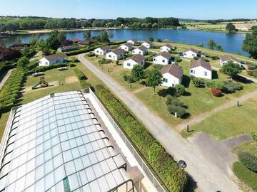 Maison de campagne pour 6 personnes, avec piscine à Mansigné