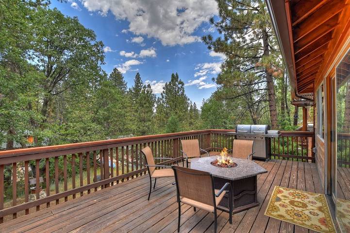 Glamping for 8 people, with yard and balcony in Big Bear Lake