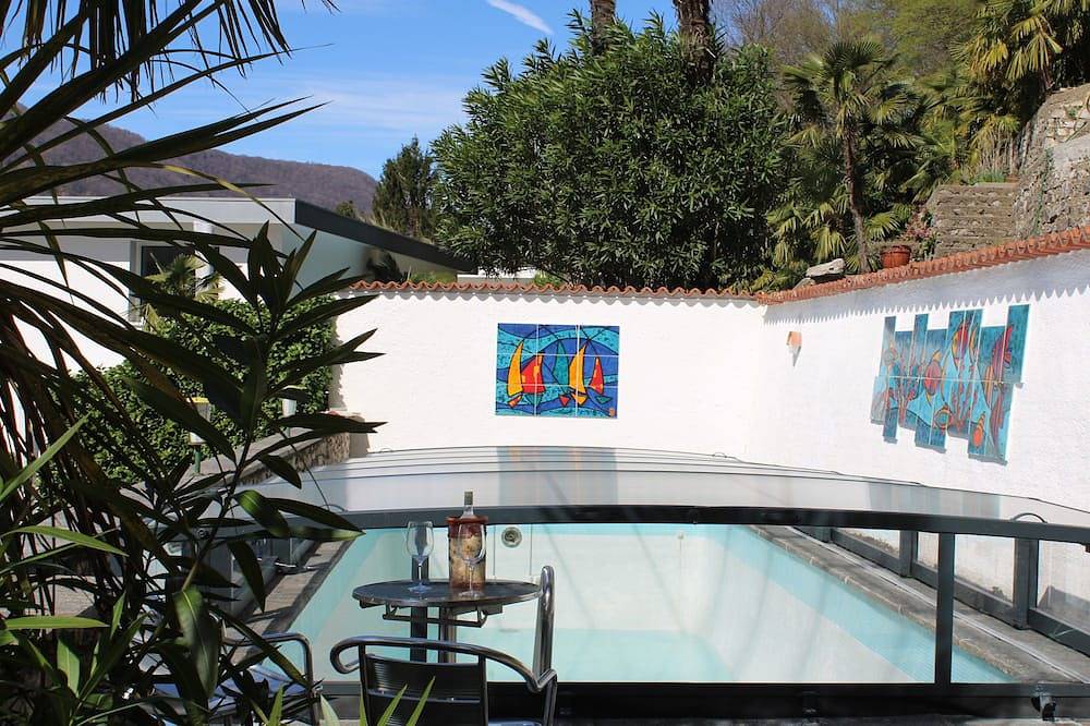 Villa in Caslano Tessin   Privathaus mit Pool, 150 m vom Luganer See entfernt. in Caslano, Luganersee