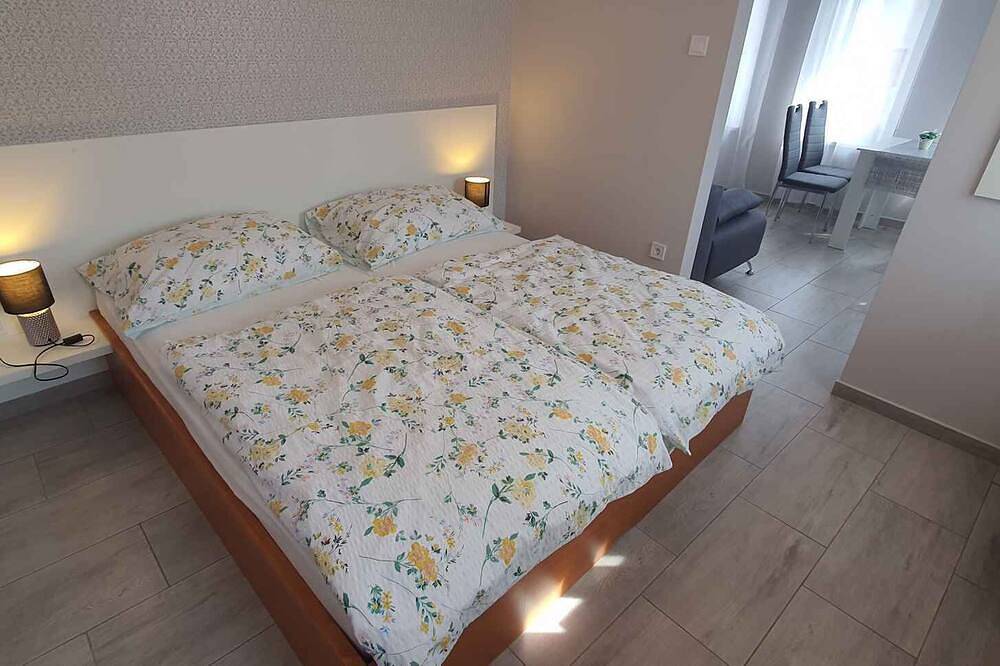 Ganze Wohnung, Studio mit Klimaanlage und Internet in der Nähe vom Stadtzentrum in Heviz, Keszthely und Umgebung