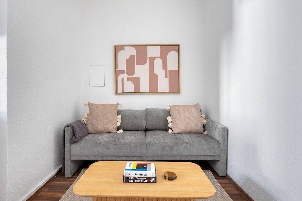 Ganze Wohnung, Dreamy Innere Stadt 1Br w/ Elevator, Furnished, by Blueground in Wien Innenstadt, Wien