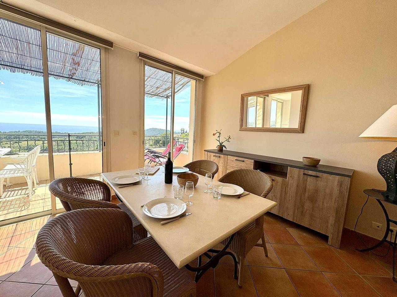Appartement entier, Appartement avec vue mer et climatisation - 4 pers. in Saint-Cyr-sur-Mer, Côte méditerranéenne (France)