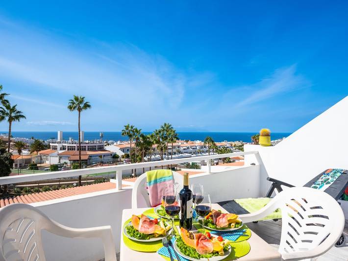 Ferienwohnung für 3 Personen, mit Balkon und Pool, kinderfreundlich in Adeje