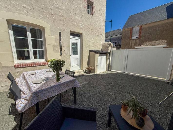 Location de vacances pour 4 personnes, avec terrasse dans La Chapelle-Saint-Martin-en-Plaine - 2