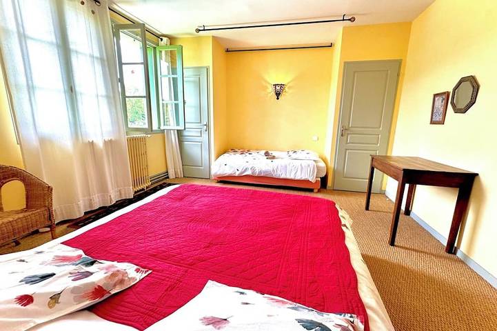 Gîte pour 8 personnes, avec piscine et jardin à Estadens - 4