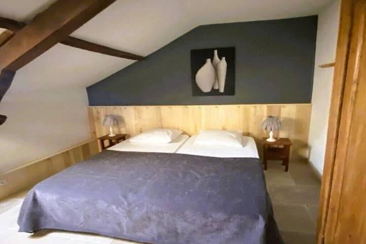 Location de vacances pour 8 personnes, avec jardin et terrasse à Saint-Amand-de-Coly - 2