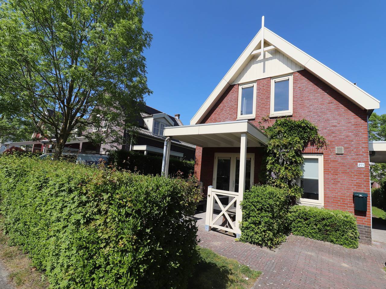 Bungalow in Südholland mit eigenem Steg in Bernisse, Niederländische Nordsee