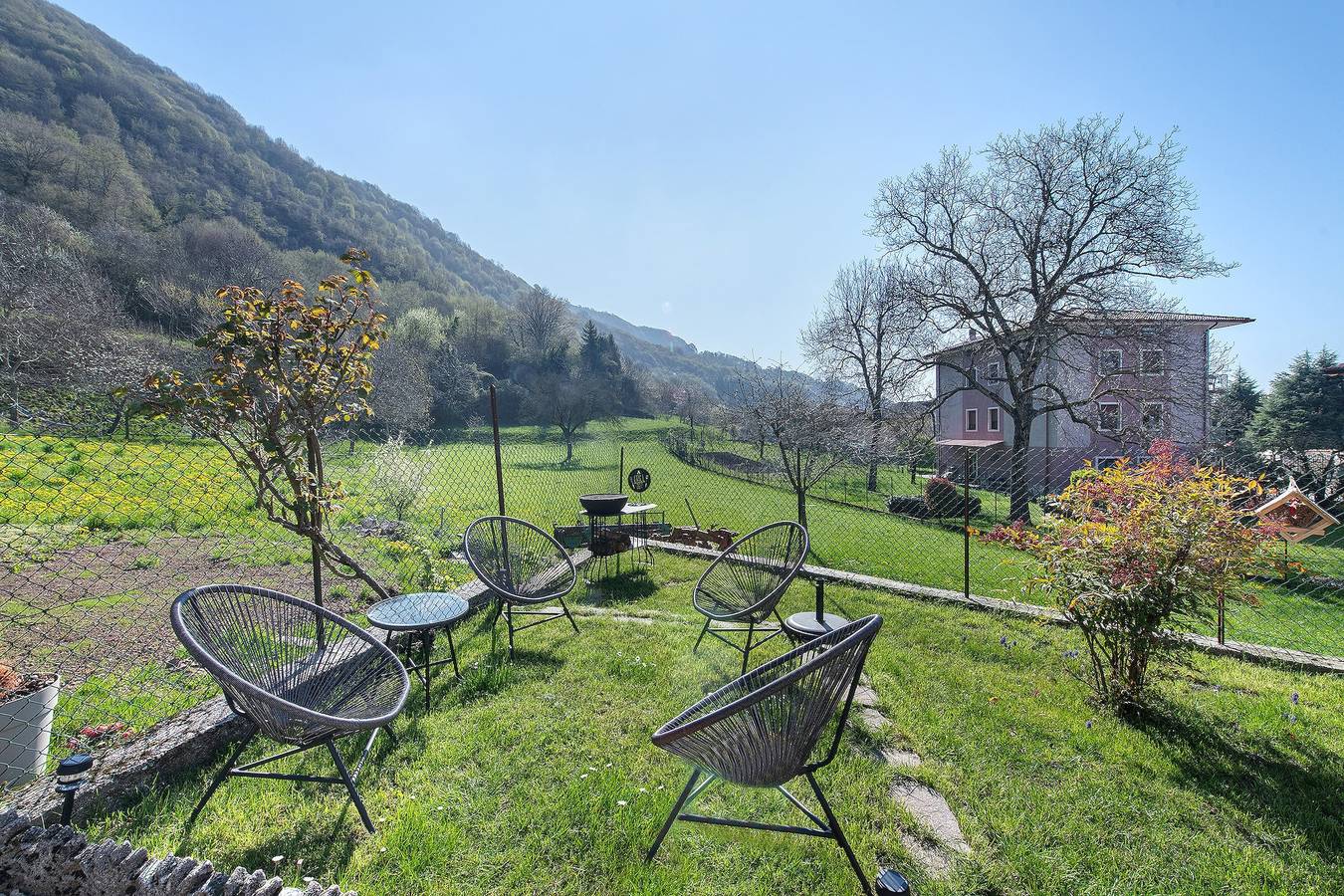 Appartamento intero, Casa vacanze 'Puravida 4seasons - Nature Hideaway' con vista montagna, terrazza e Wi-Fi in Provaglio Val Sabbia, Prealpi Gardesane