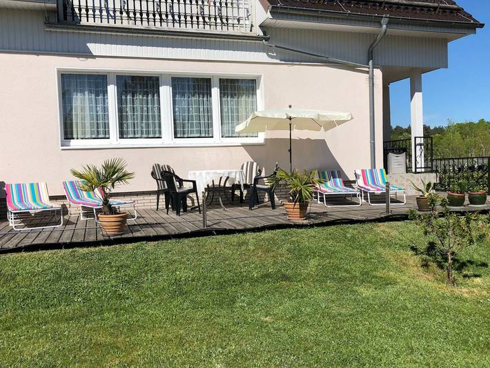 Ferienwohnung für 7 Personen, mit Terrasse und Garten sowie Sauna