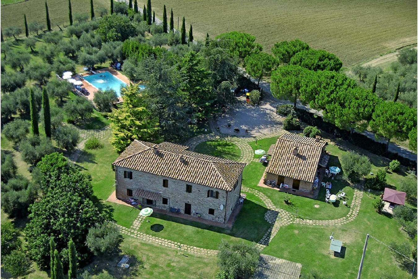 Apartamento entero, Sunflower apt with shared pool family fun in Castiglione del Lago, Lago Trasimeno