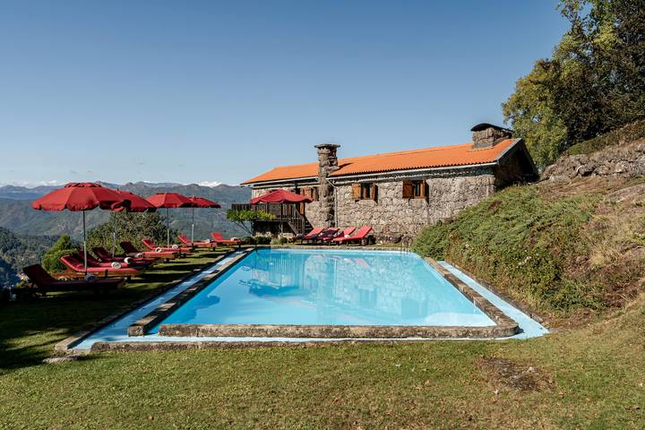 Casa de férias para 12 pessoas, com vista para o lago e jardim em Distrito de Braga