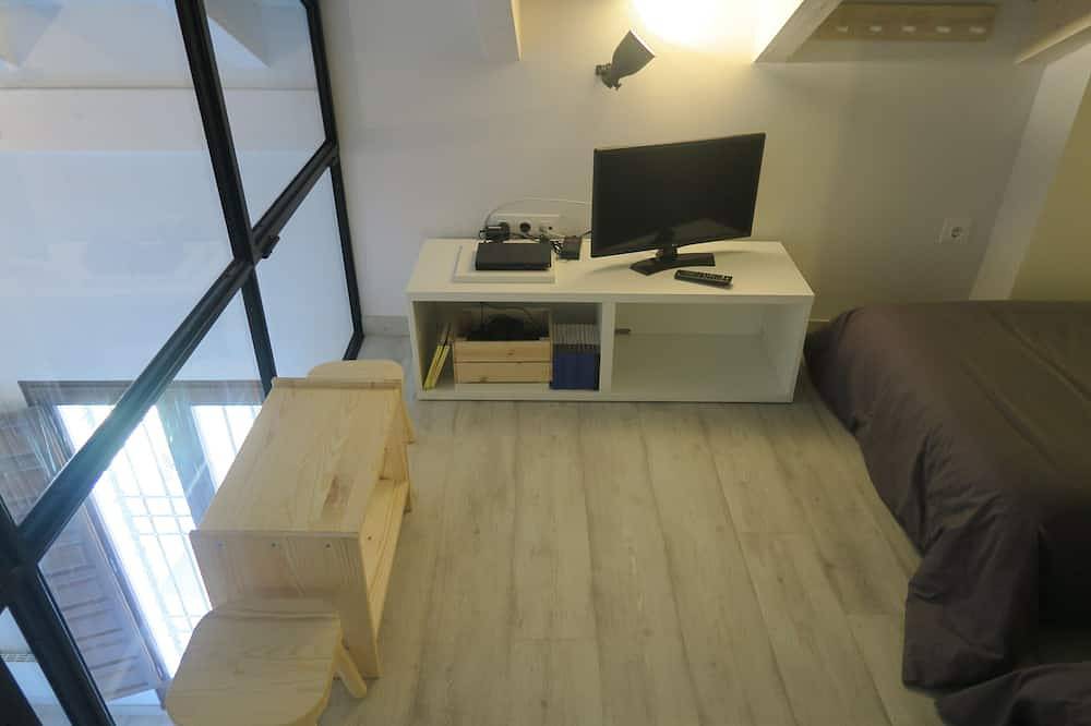 Entire apartment, Mirandoacuenca tourist apartment is next to the Cathedral and the Hanging Houses in Cuenca, Cuenca Province