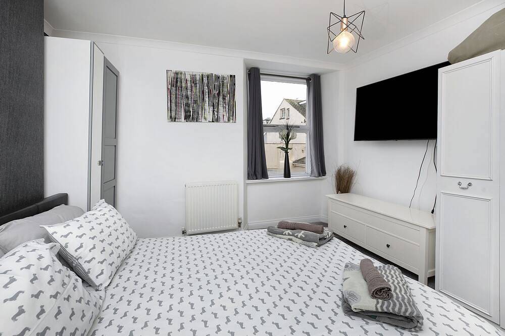 Entire apartment, Stunning Beach front 2x bebroom Apartment, Shaldon, with sea front parking space in Shaldon, Devon