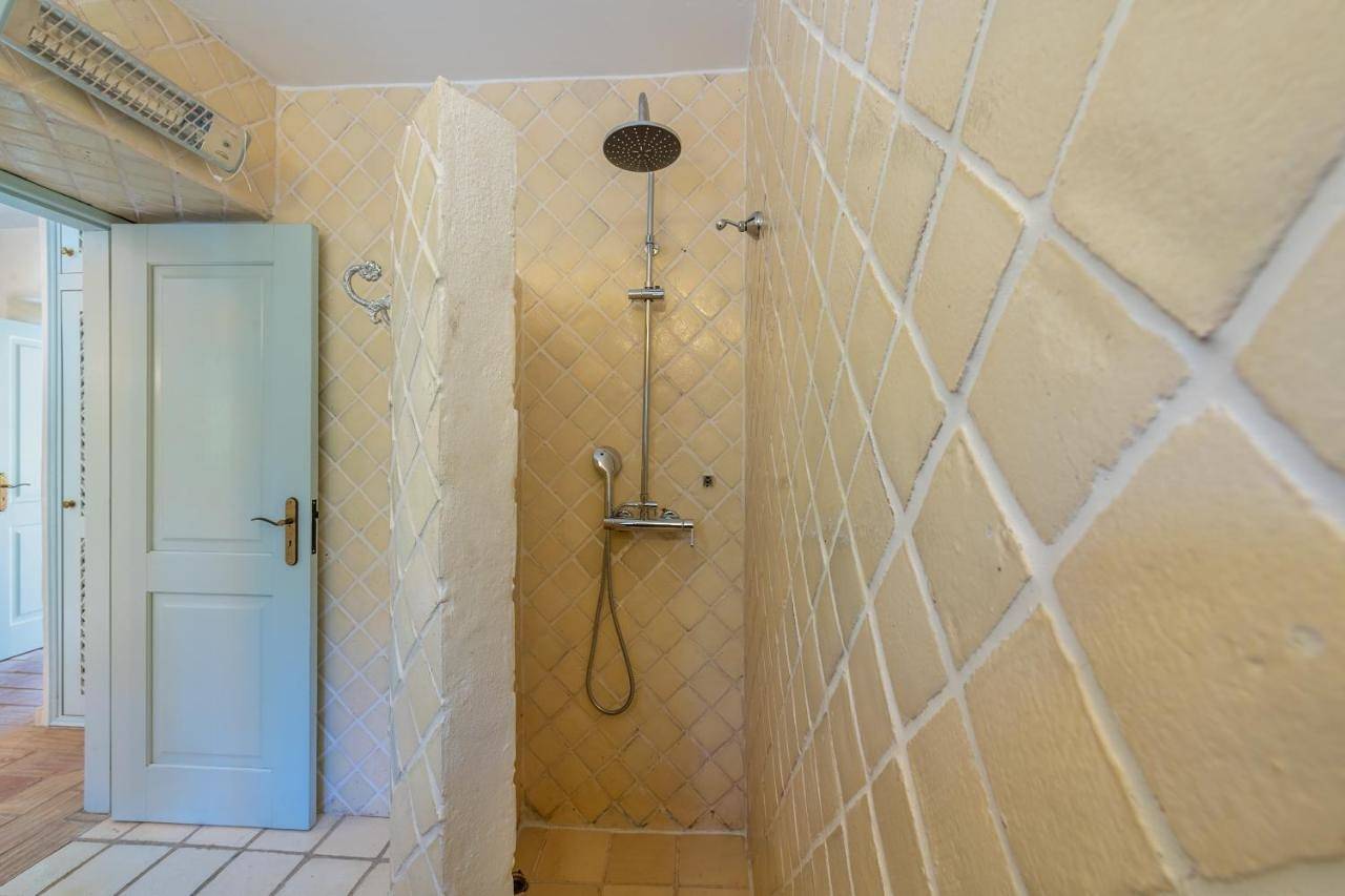 Four-Bedroom House in Moncarapacho, Ria Formosa