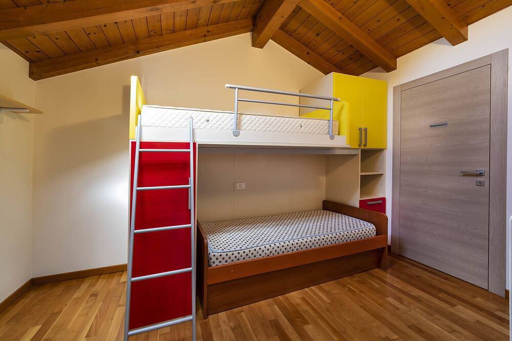 Ganze Wohnung, Dimora all'Angolo - modern und im Zentrum in Affi, Gardasee-Berge