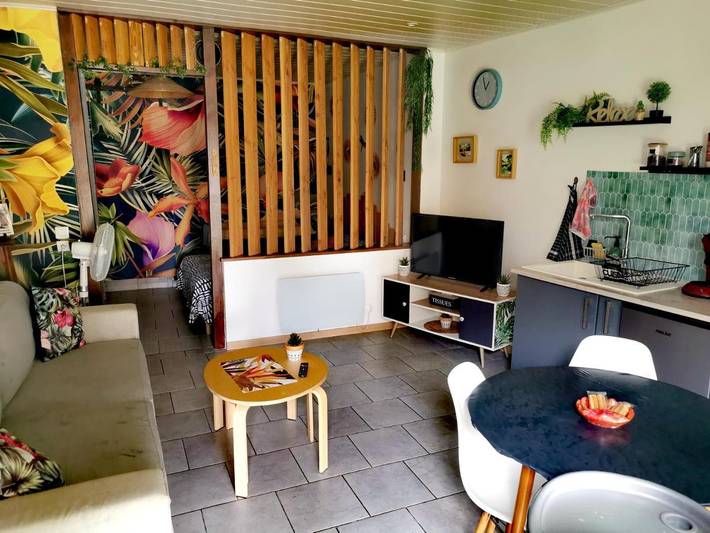 Gîte pour 4 personnes, avec jardin et bassin pour enfant ainsi que jacuzzi et terrasse à Saint-Just-d'Ardèche - 2