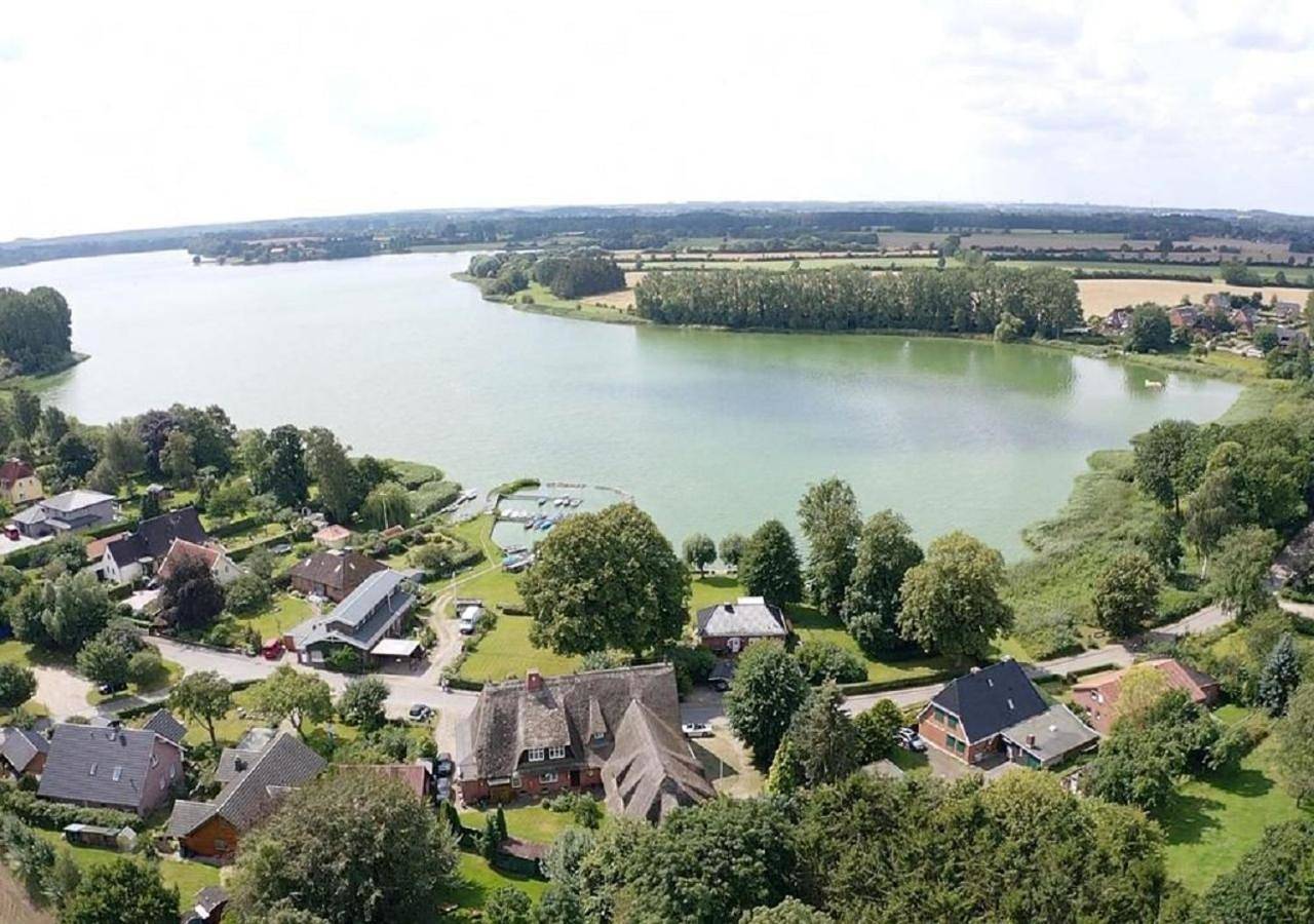 Fischerwiege am Passader See in Passade, Südliche Ostseeküste