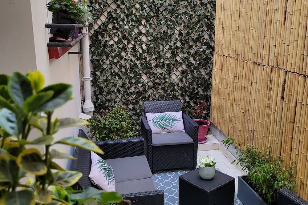 Quiet town center house with patio and 2-wheel garage in Charleville-Mézières, Ardennen