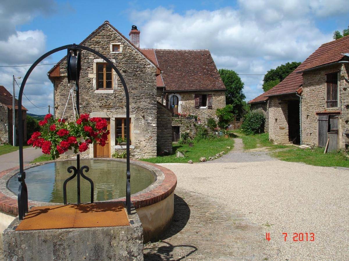 Three-Bedroom House in Écutigny, Région de Beaune