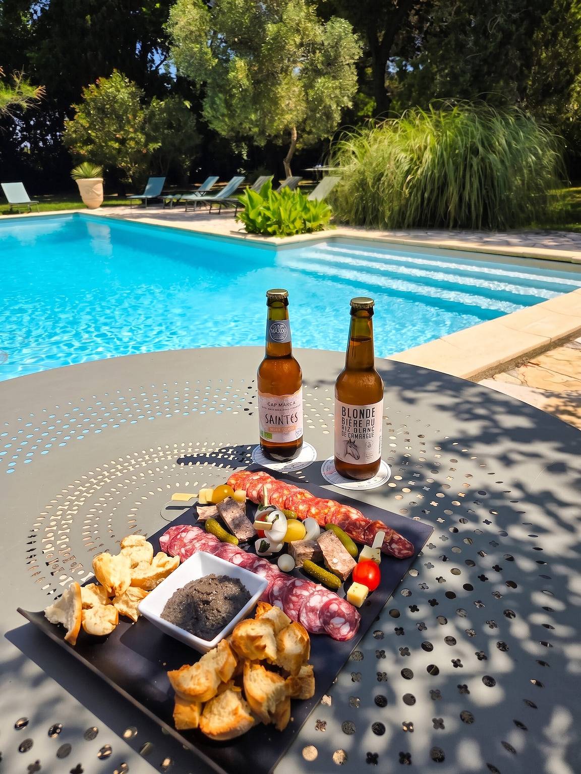 Ganze Wohnung, Familienwohnung in Arles mit Garten und Pool in Albaron, Arles