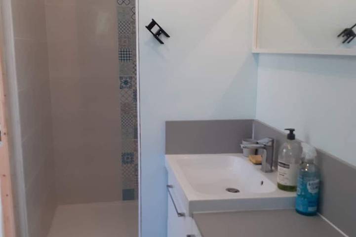 Ganze Wohnung, Quiet semi-detached house with swimming pool in Grasse, Mittelmeerküste (Frankreich)