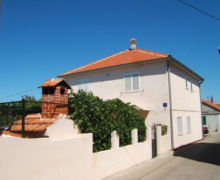 Ferienwohnung für 5 Personen, mit Balkon auf Murter